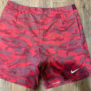 NWOT - Nike Red Camo Athletic Shorts pockets - men’s xl